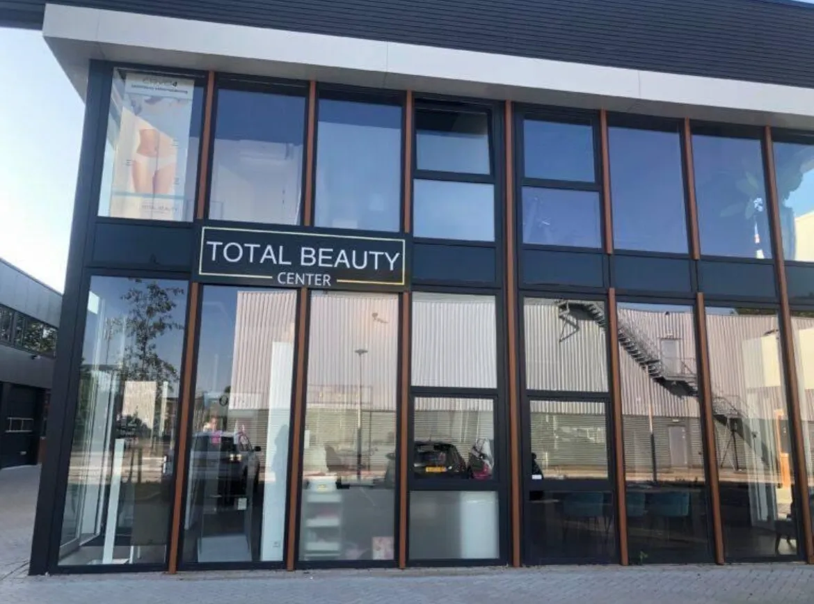 foto bedrijfspand Total Beauty Center Berkel en Rodenrijs foto bedrijfspand Total Beauty Center Berkel en Rodenrijs